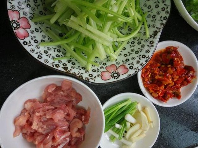 【川味鱼香肉丝】步骤1制作图解