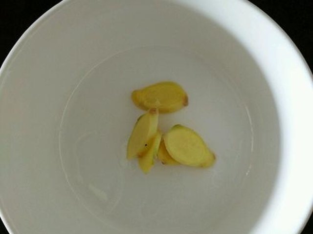 【红枣香菇土鸡汤】步骤2