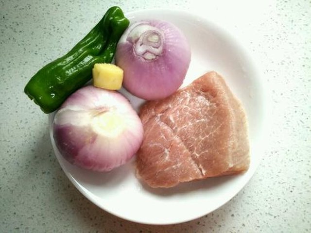 【洋葱炒肉片】步骤1