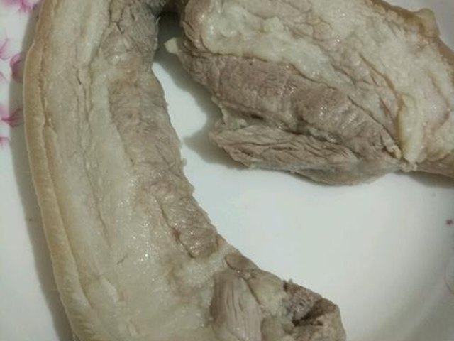 【土豆焖红烧肉】步骤2制作图解