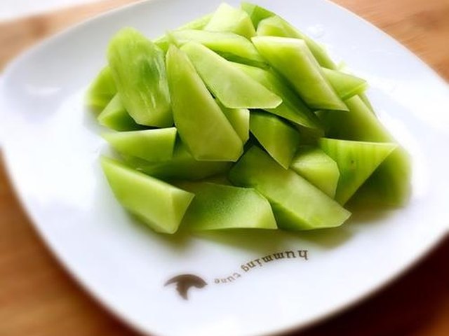 【河蚌咸肉煲】步骤1