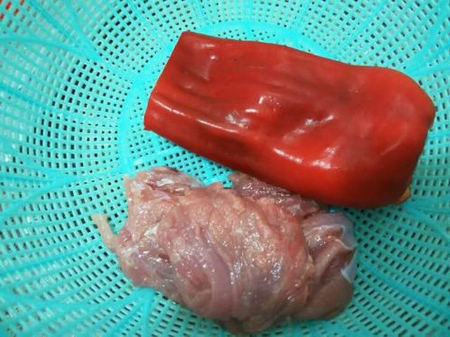 【豉香肉末炒苦瓜】步骤1
