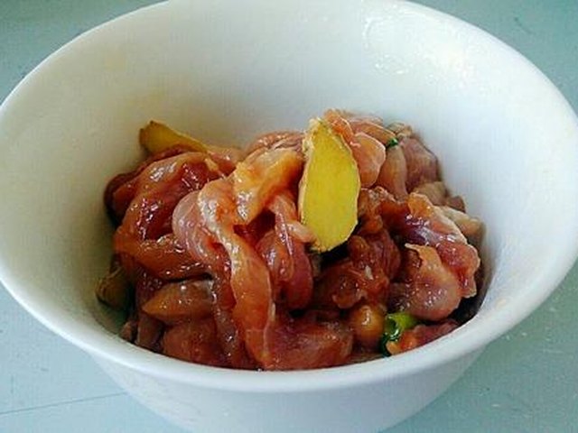 【胡萝卜炒肉丝】步骤4制作图解