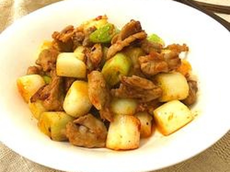 葱段炒鸡脖肉