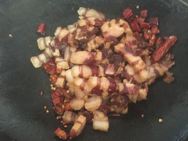 【荷兰豆炒腊肉】步骤3