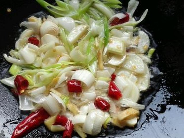 【毛豆炒木耳】步骤2