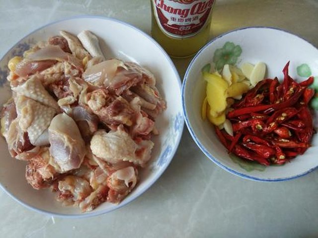 【香辣啤酒鸡】步骤2制作图解