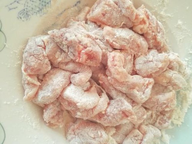 【糖醋肉段】步骤4