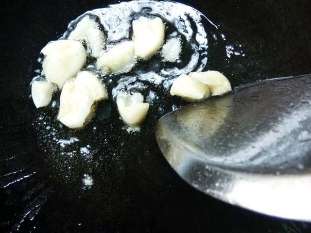 【辣椒炒腊肉】步骤3