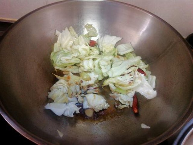 【火爆卷心菜】步骤4制作图解