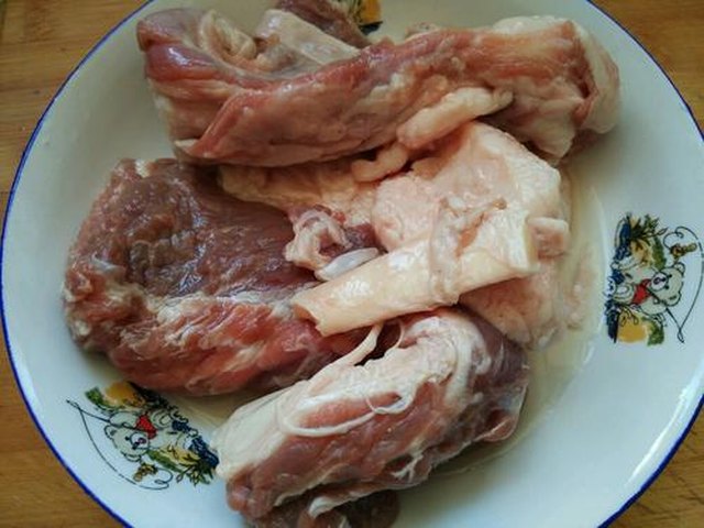 【红烧羊肉胡萝卜】步骤1制作图解