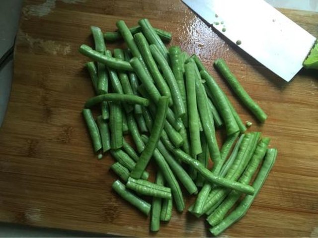 【绿茄子炒豆角】步骤3