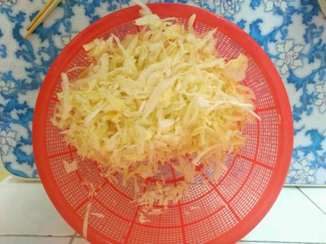 【西红柿酱炒大头菜】步骤1制作图解