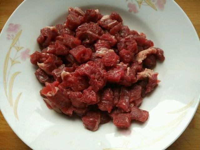 【五香牛肉粒】步骤1制作图解