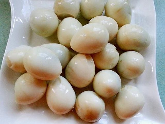 【鱼香虎皮鹌鹑蛋】步骤1