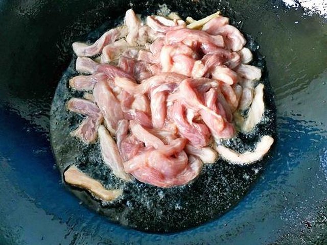 【韩酱肉丝】步骤3