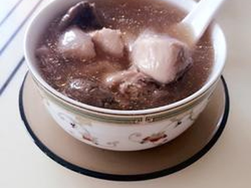 野生红菇煲鸡汤