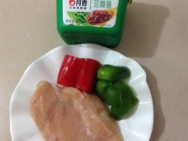 【酱爆鸡丁】步骤1制作图解