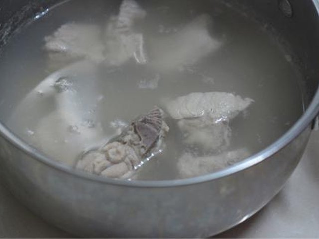 【胡萝卜炖排骨】步骤3