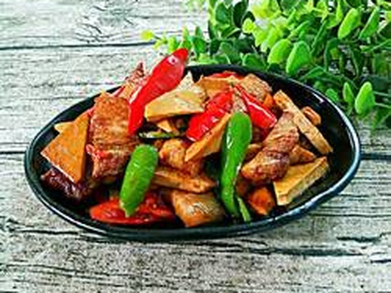 五花肉炒香干