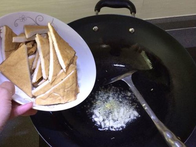 【剁椒焖豆腐】步骤3制作图解
