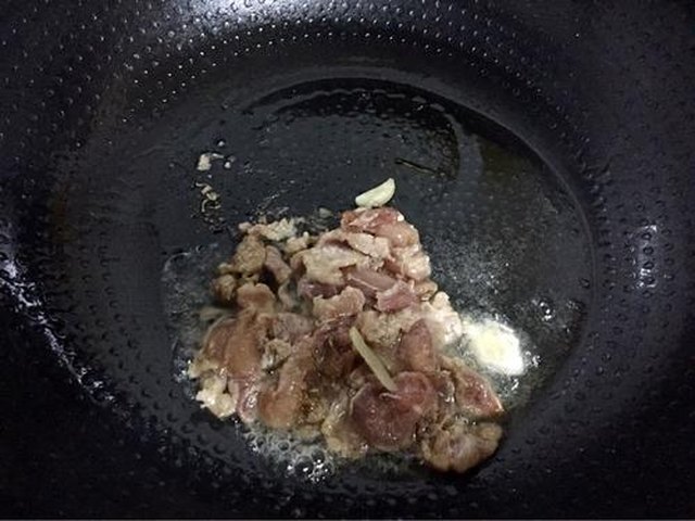 【白萝卜炒肉片】步骤4制作图解