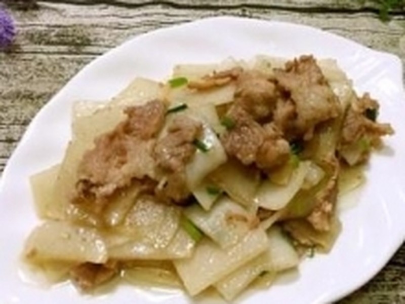 白萝卜炒肉片