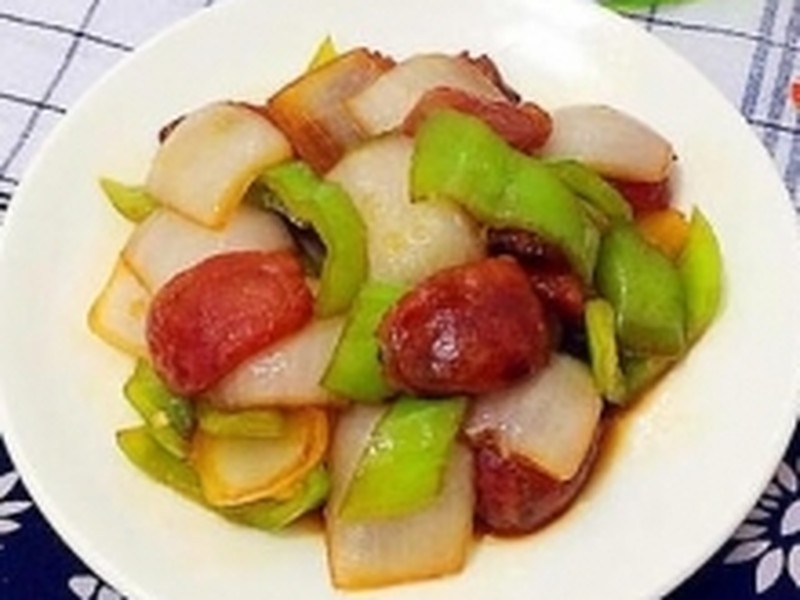 青椒洋葱炒腊肠