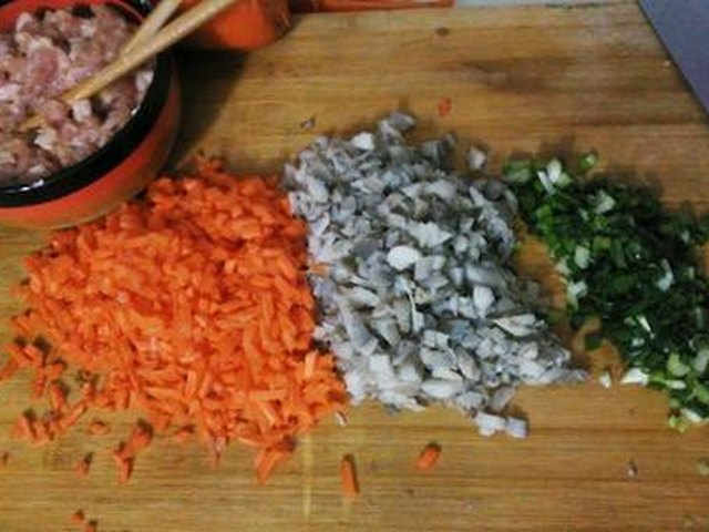 【窝窝灌肉】步骤1制作图解