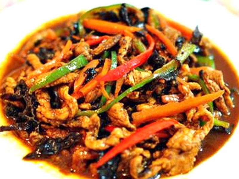胡萝卜木耳肉片