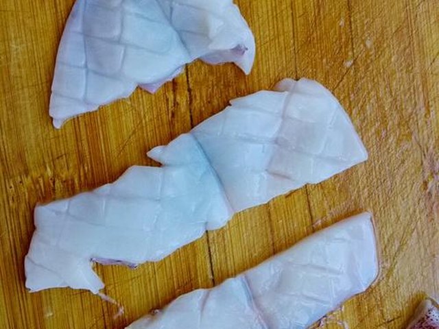 【辣炒小鱿鱼】步骤3制作图解
