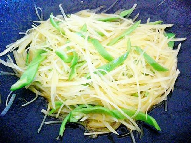 【青椒土豆丝】步骤4
