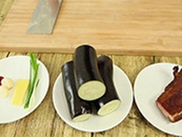 【腊肉烧茄子】步骤1