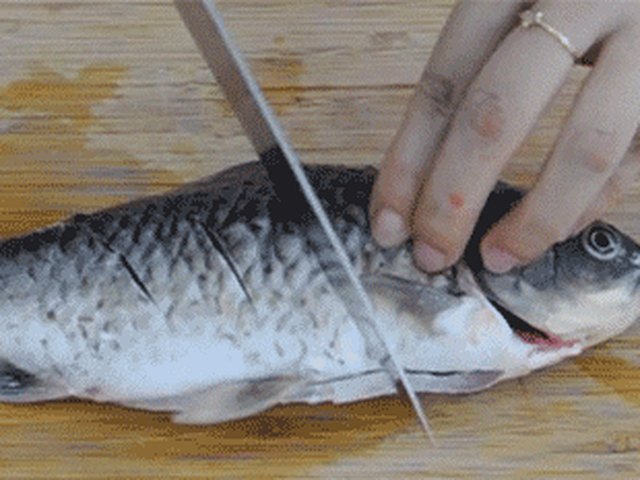 【鲫鱼豆腐汤】步骤2