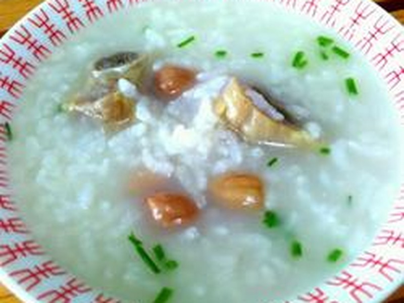 花生咸排骨粥