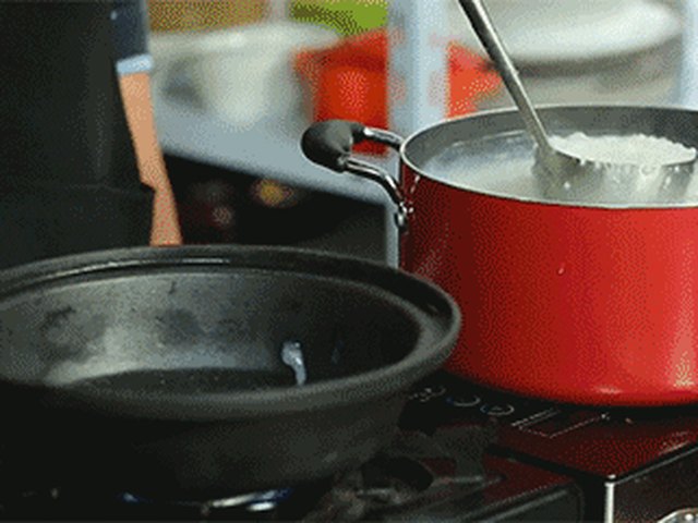 【皮蛋瘦肉粥】步骤3