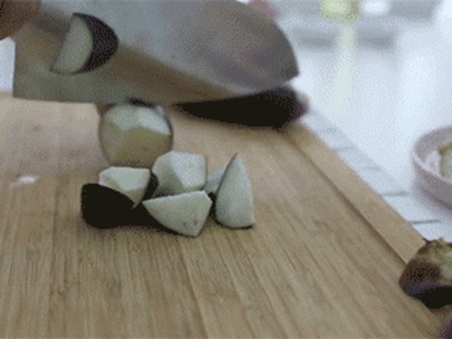 【肉末茄子】步骤1