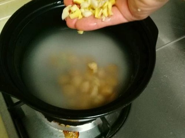 【瑶柱瘦肉粥】步骤3