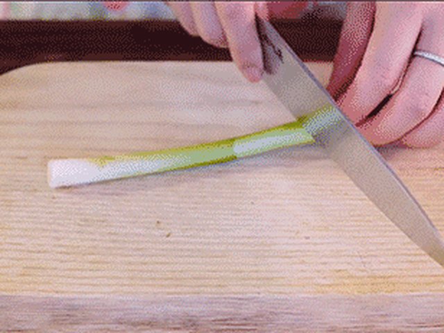 【葱油鸡】步骤1制作图解