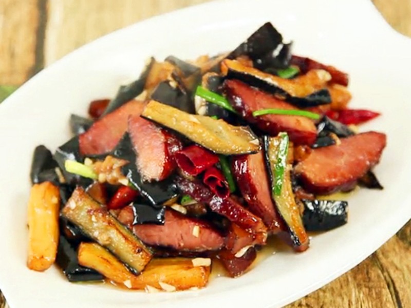 腊肉烧茄子