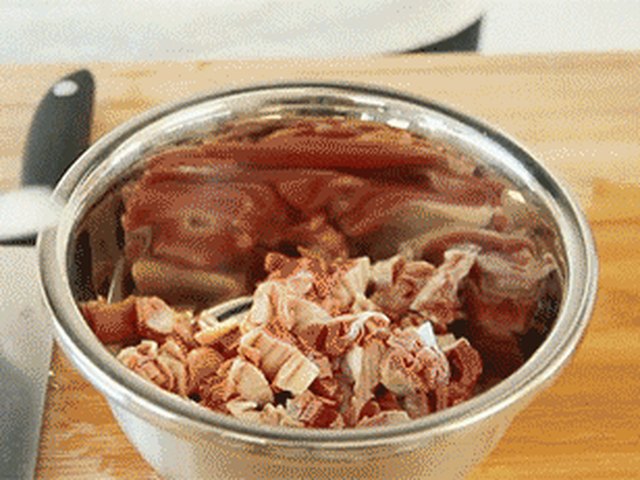 【酸豆角炒鸡胗】步骤2