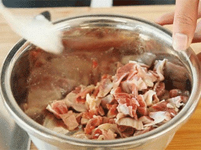 【酸豆角炒鸡胗】步骤3