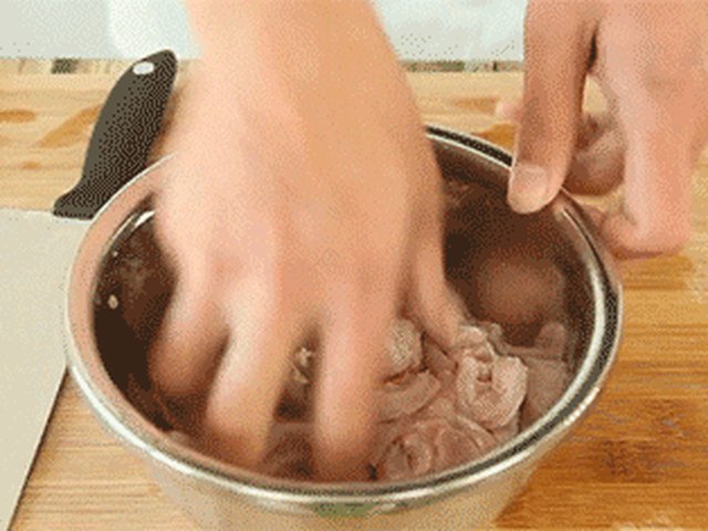 【椒盐排条】步骤3