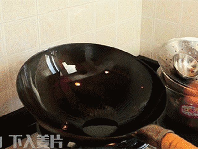 【秋葵炒腊肉】步骤4