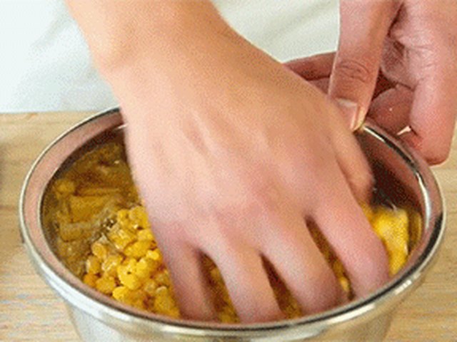 【玉米烙】步骤2制作图解