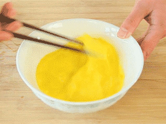 【酱炒鸡蛋】步骤2