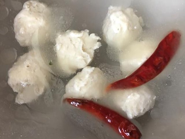 【鱼丸干豆腐丝鲜汤】步骤3