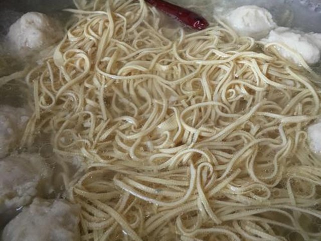 【鱼丸干豆腐丝鲜汤】步骤4
