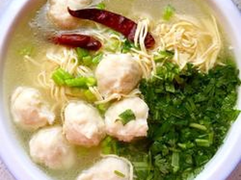 鱼丸干豆腐丝鲜汤