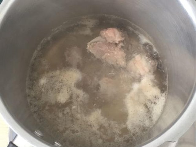 【排骨青菜粥】步骤2